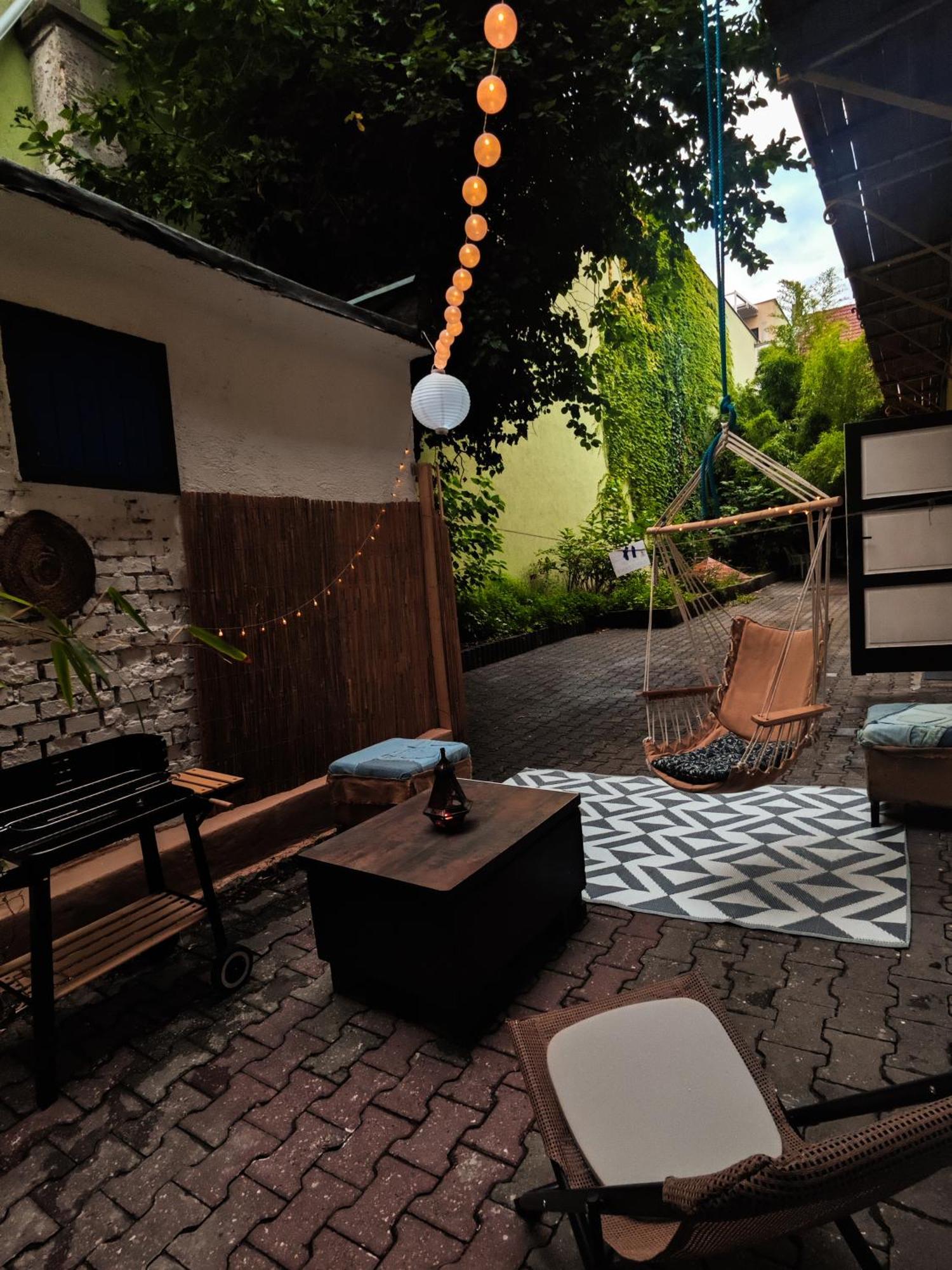 Vintage Room With Garden View บราติสลาวา ภายนอก รูปภาพ