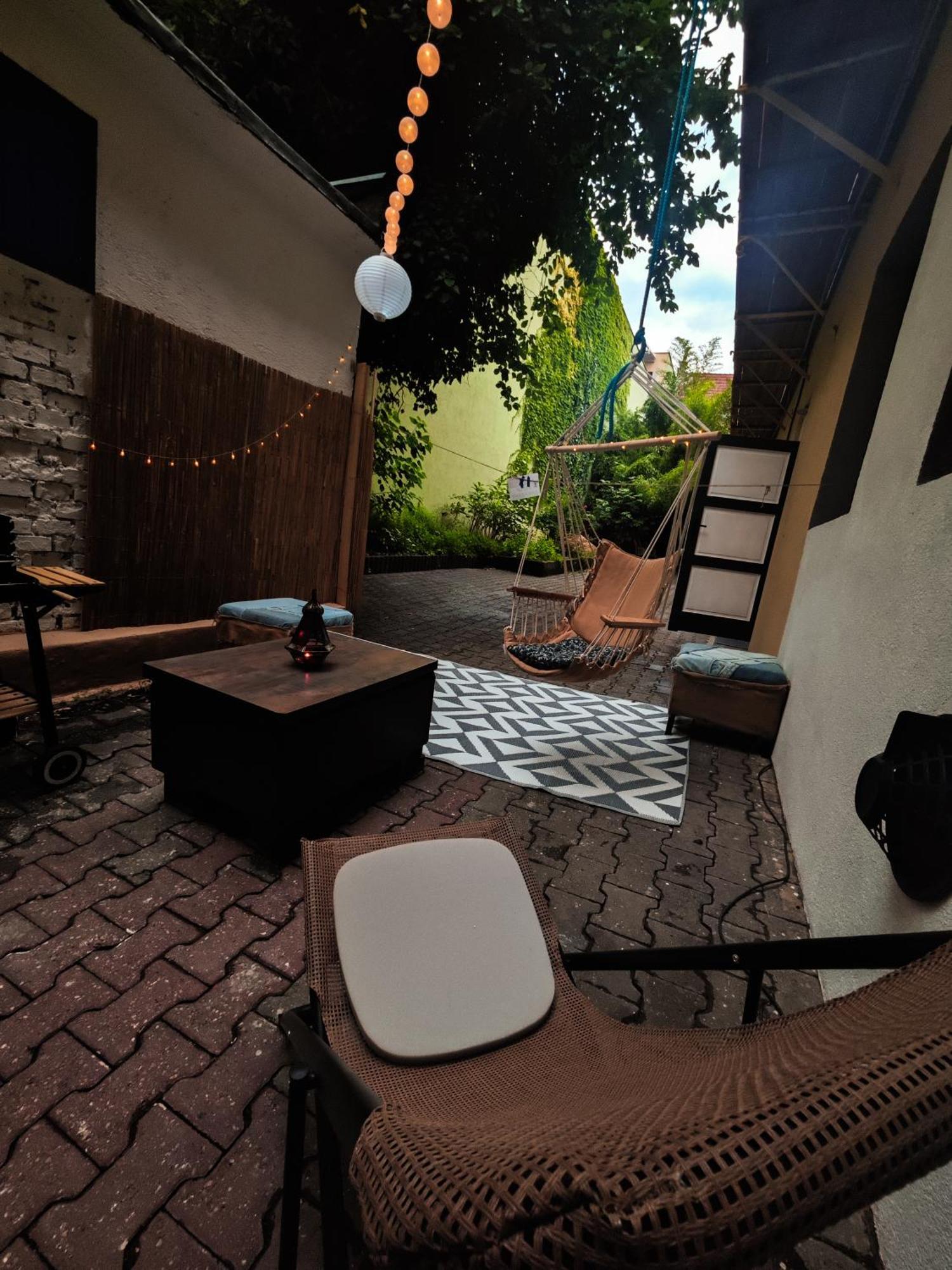 Vintage Room With Garden View บราติสลาวา ภายนอก รูปภาพ