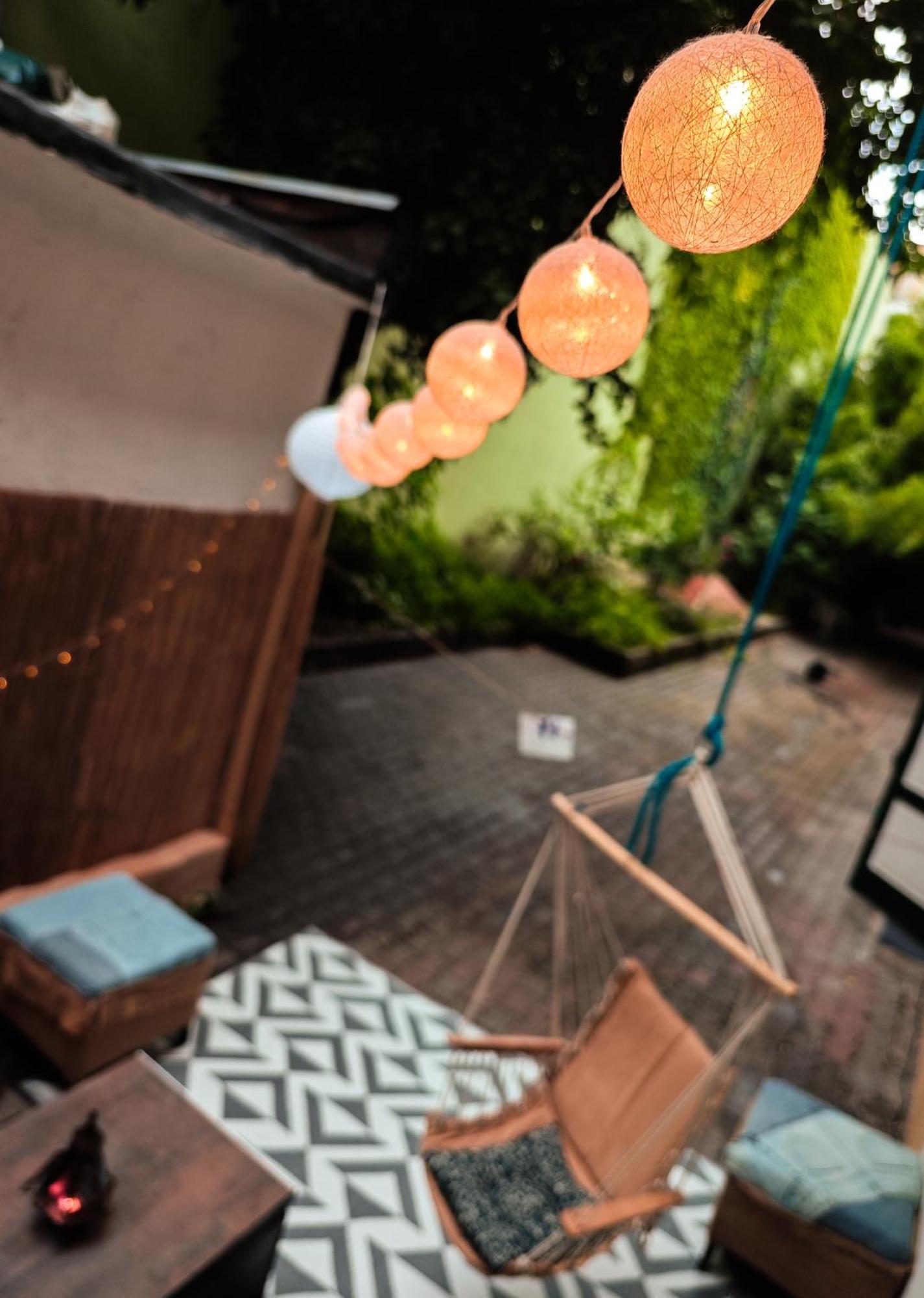 Vintage Room With Garden View บราติสลาวา ภายนอก รูปภาพ